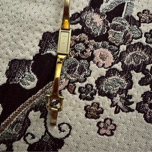 Gucci women watch in pristine condition